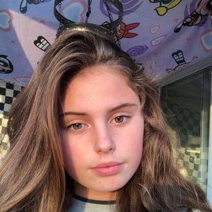 Meet your Posher, Roxanne